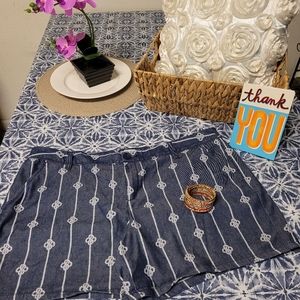 Liz Claiborne shorts. 18